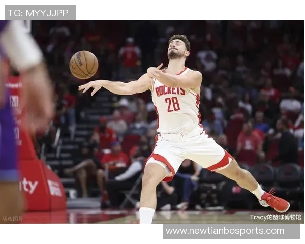 新秀中锋奎因表现起伏10投仅3中贡献9分8篮板3助攻2盖帽2失误